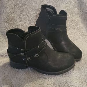 Jellypop Black leather booties